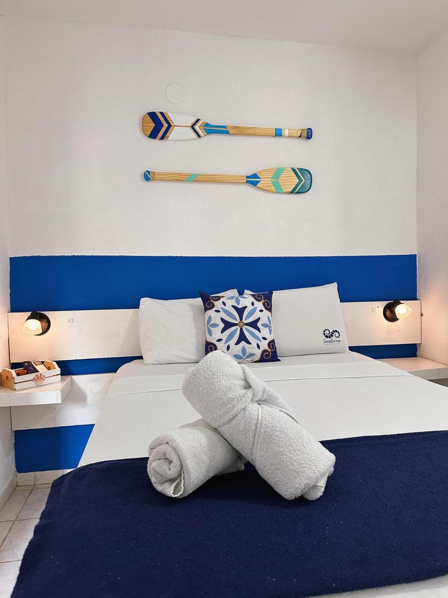 Santorini Inn *